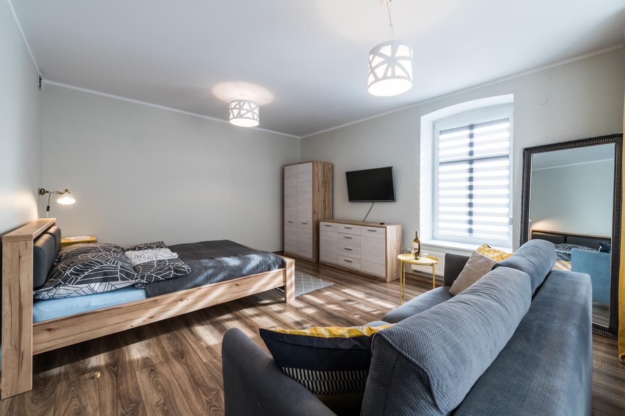 & Apartment *