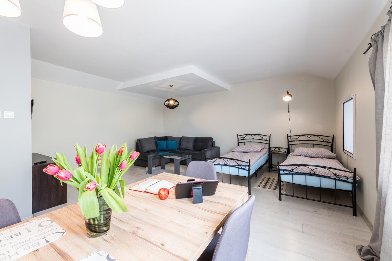 & Apartment *